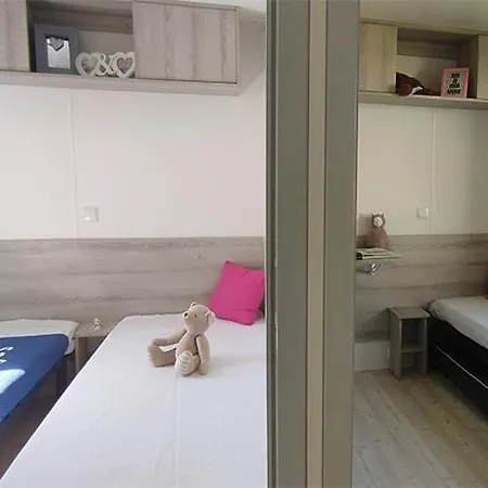 Mobilhome Climatise 3 2 Salles De Bain, 4 Etoiles, Les Charmettes בית נופש *